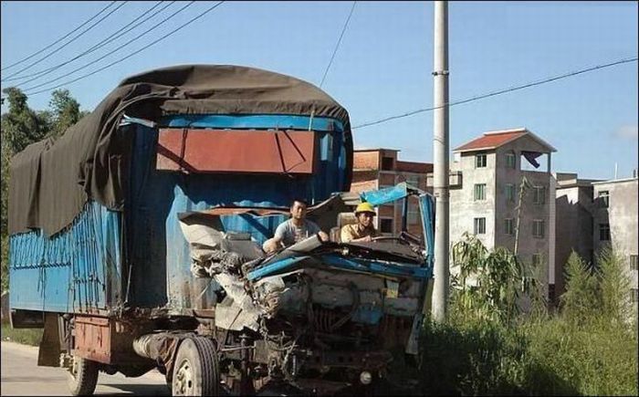 1295481600_funny_cars_24.jpg